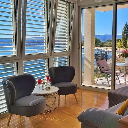 Apartment Lora Омиш Экстерьер фото