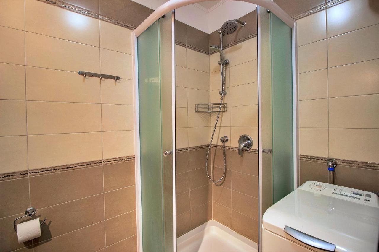 Apartment Lora Омиш Экстерьер фото