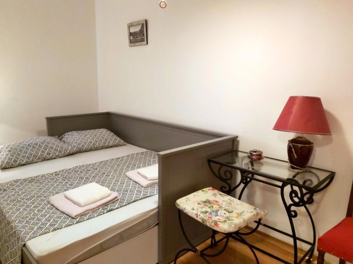 Apartment Lora Омиш Экстерьер фото