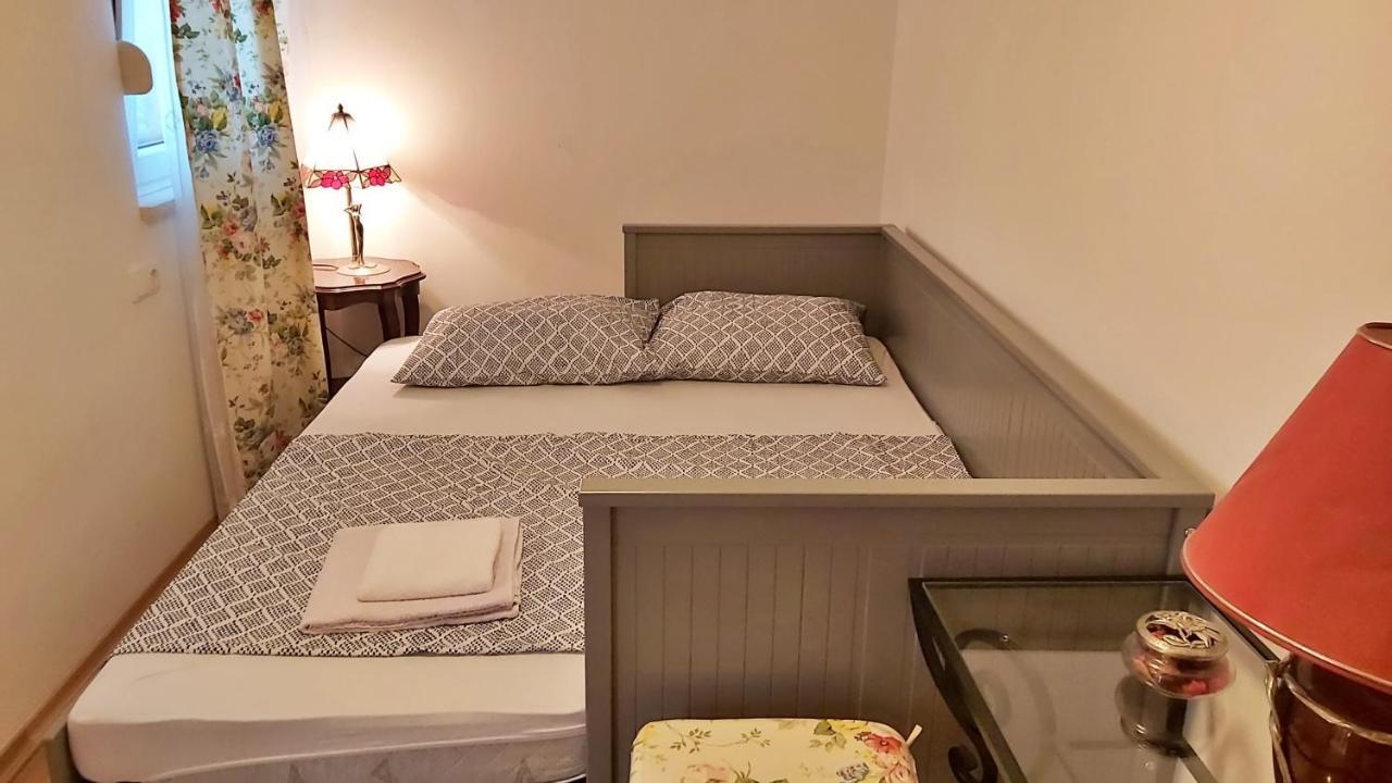 Apartment Lora Омиш Экстерьер фото