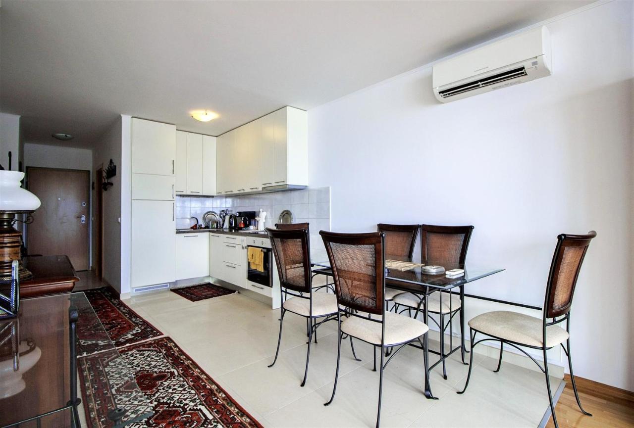 Apartment Lora Омиш Экстерьер фото